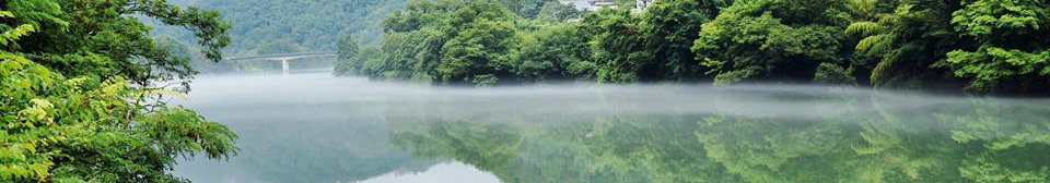 生坂ダム湖の風景